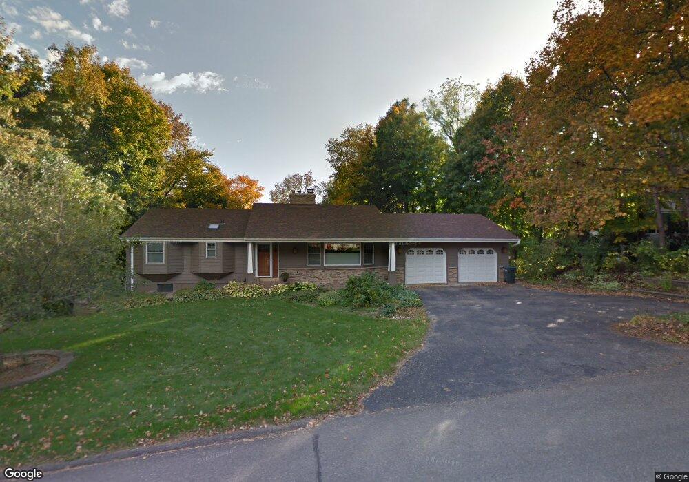 16921 Hampton Ct, Minnetonka, MN 55345 - photo 1