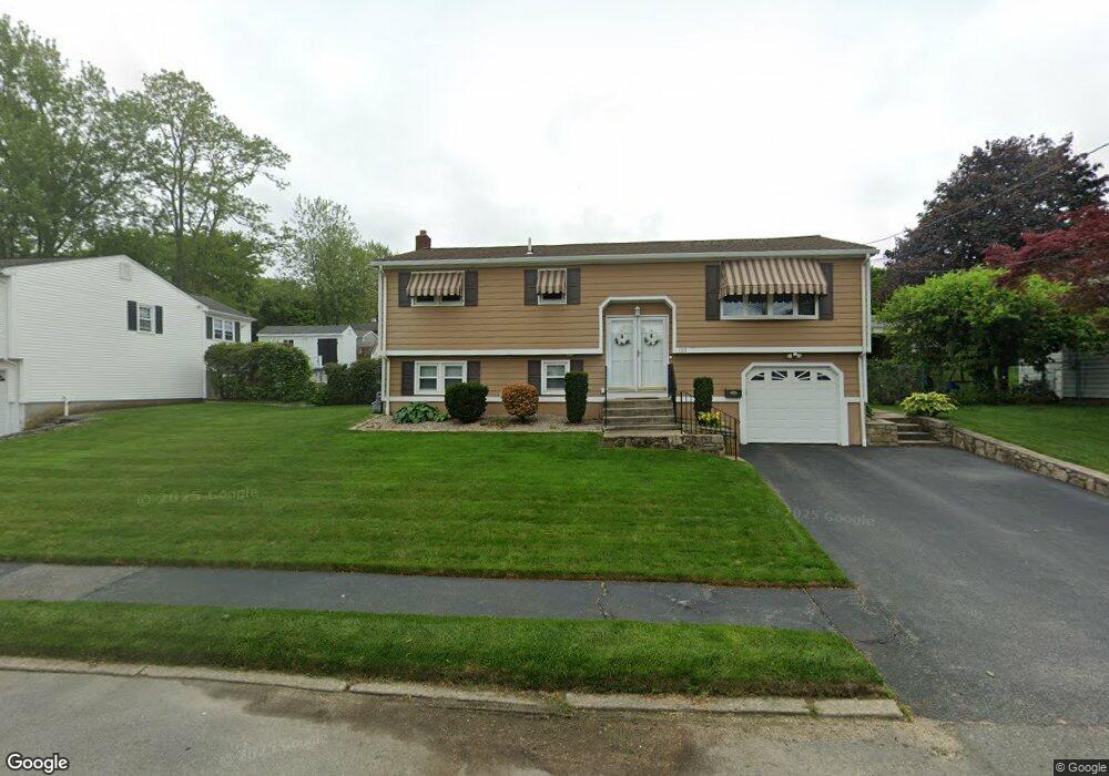 123 Quail Hollow Rd, Cranston, RI 02920 - photo 1