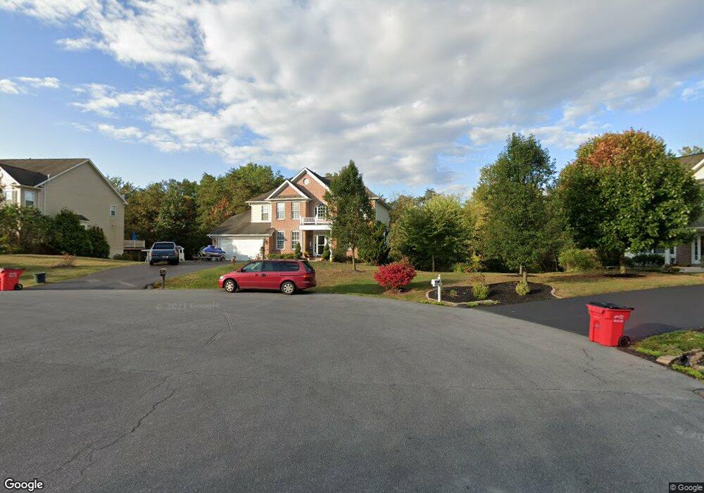 511 Shannon Dr N, Greencastle, PA 17225 - photo 1