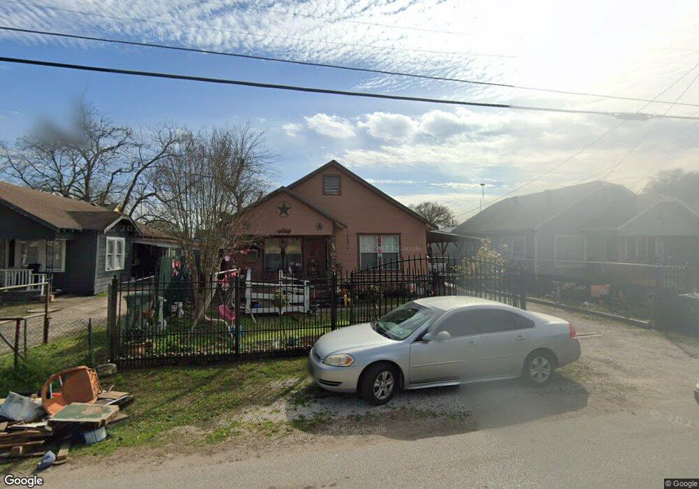404 Melbourne St, Houston, TX 77022 - photo 1