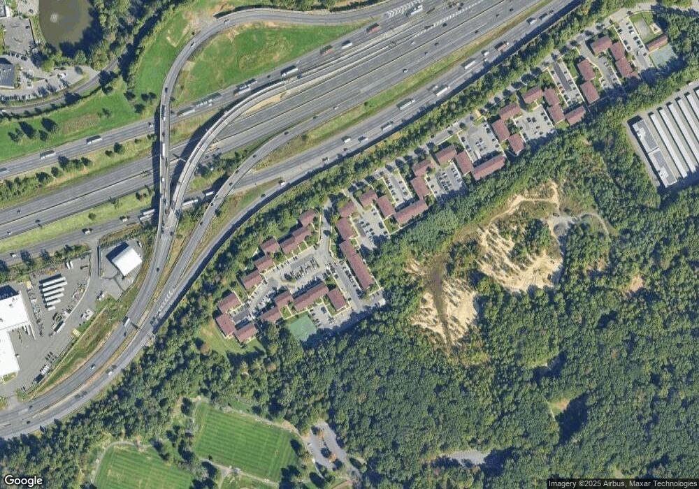 713 Cricket Ln, Woodbridge, NJ 07095 - photo 1