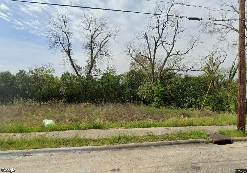 1390 Walnut St, Macon, GA 31201 - photo 1