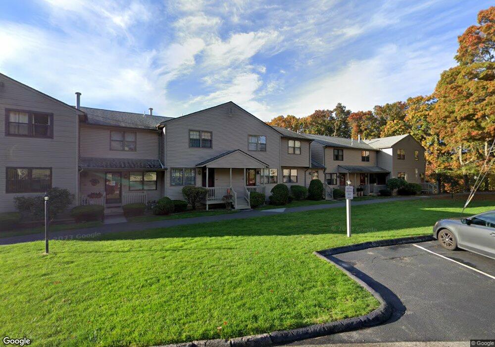 606 Pinewood Dr unit 606, Smithfield, RI 02917 - photo 1
