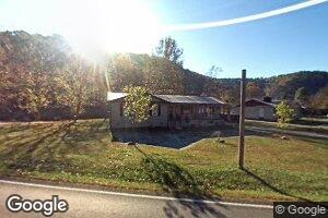 2211 Tomahawk Rd, Tomahawk, KY 41262