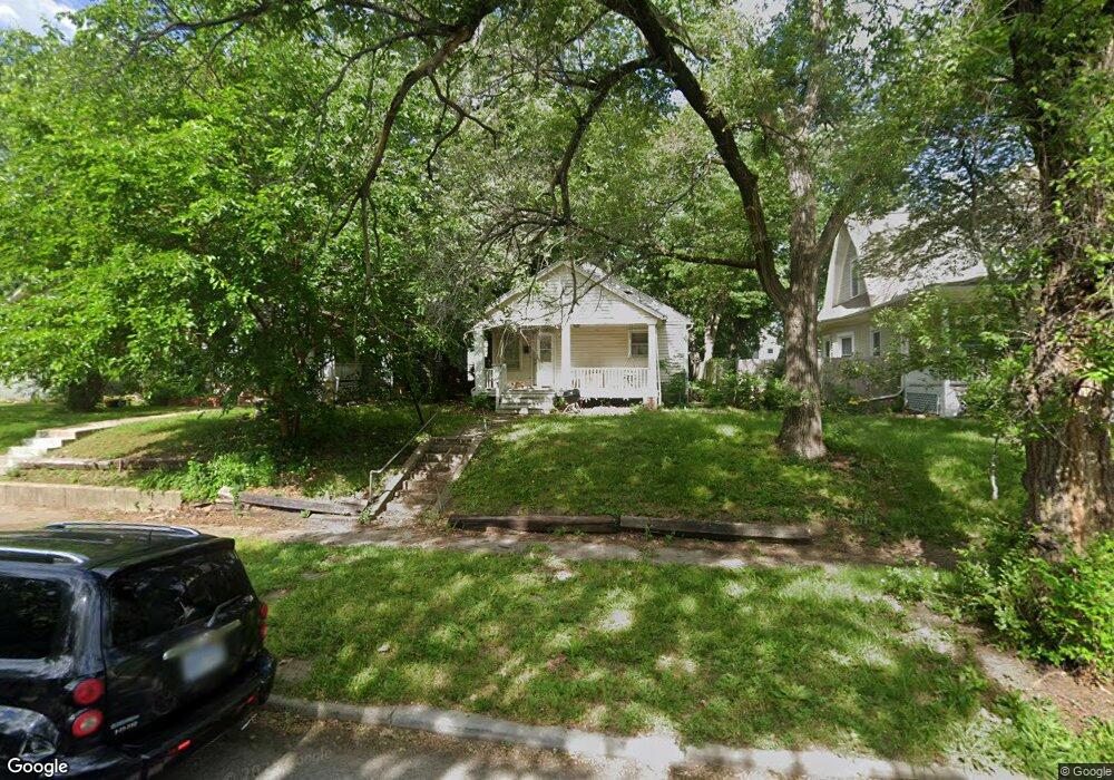 1205 SW Plass Ave, Topeka, KS 66604 - photo 1