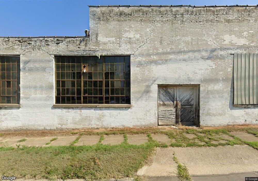 713 Wayne St, Niles, MI 49120 - photo 1