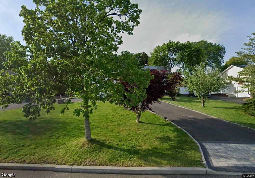 6 Candy Ln, ComMacK, NY 11725 - photo 1