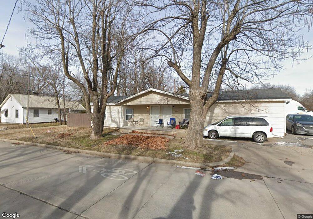 1021 NE 3rd St, Pryor, OK 74361 - photo 1