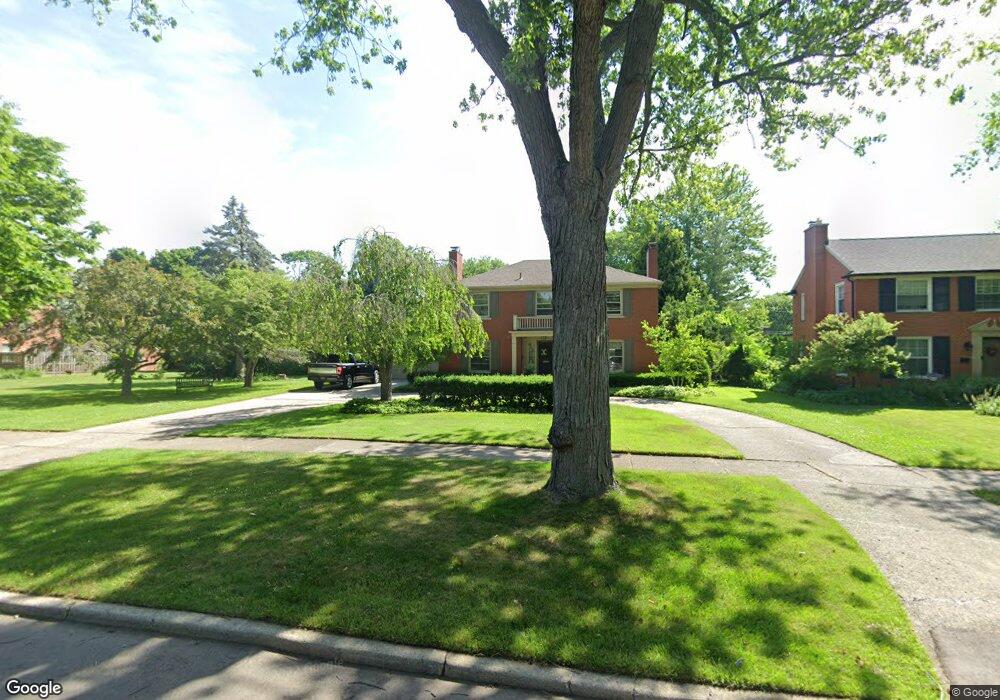 1150 Whittier Rd, Grosse Pointe Park, MI 48230 - photo 1