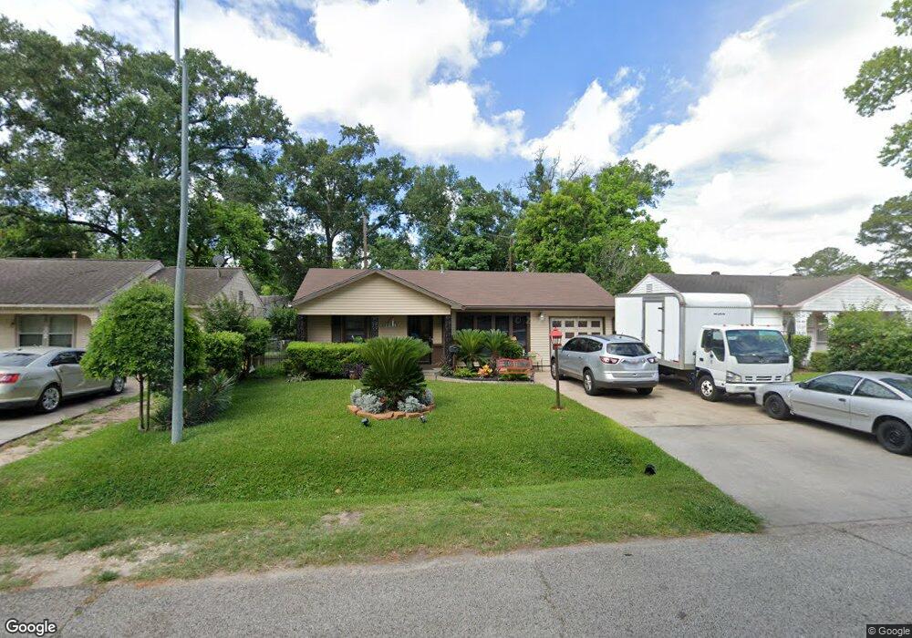 10013 Genemaury St, Houston, TX 77088 - photo 1