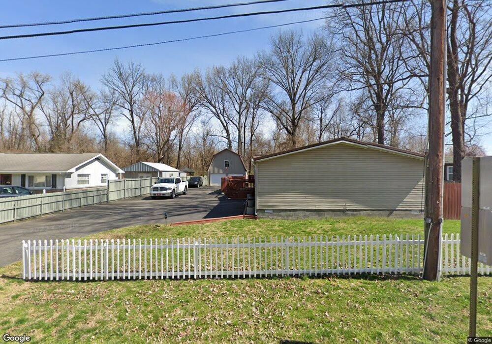 316 Myrtle St, Jeffersonville, IN 47130 - photo 1