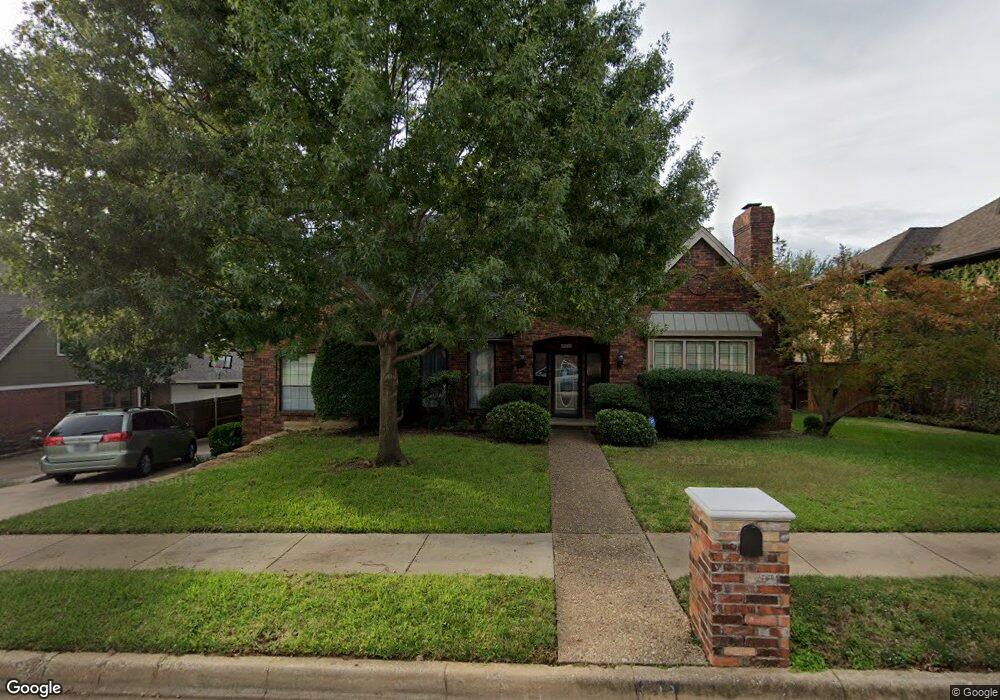 820 Shady Lake Dr, Bedford, TX 76021 - photo 1