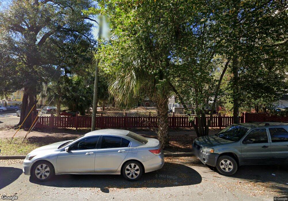 207 E Huntingdon St, Savannah, GA 31401 - photo 1