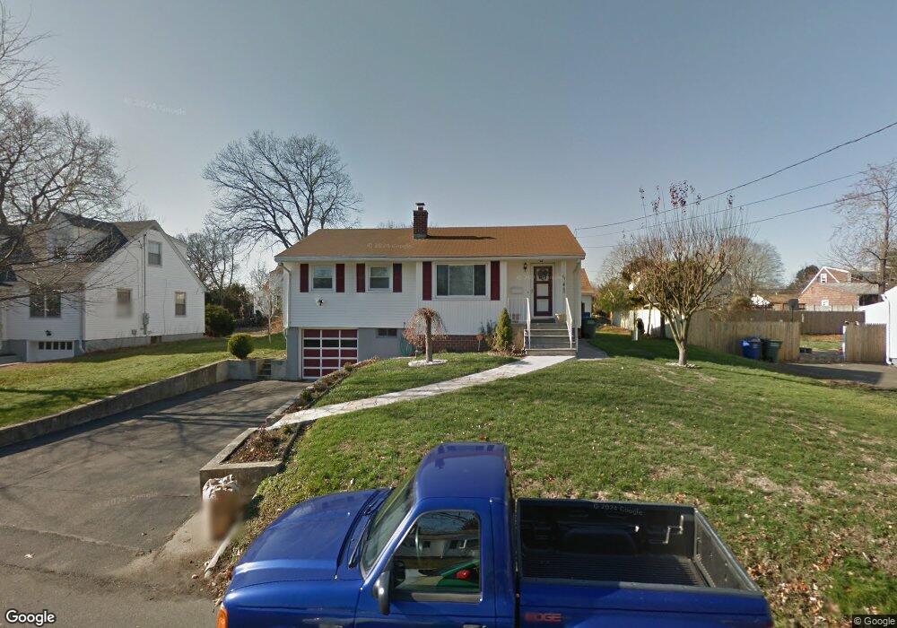 69 Travis Dr, Bridgeport, CT 06606 - photo 1