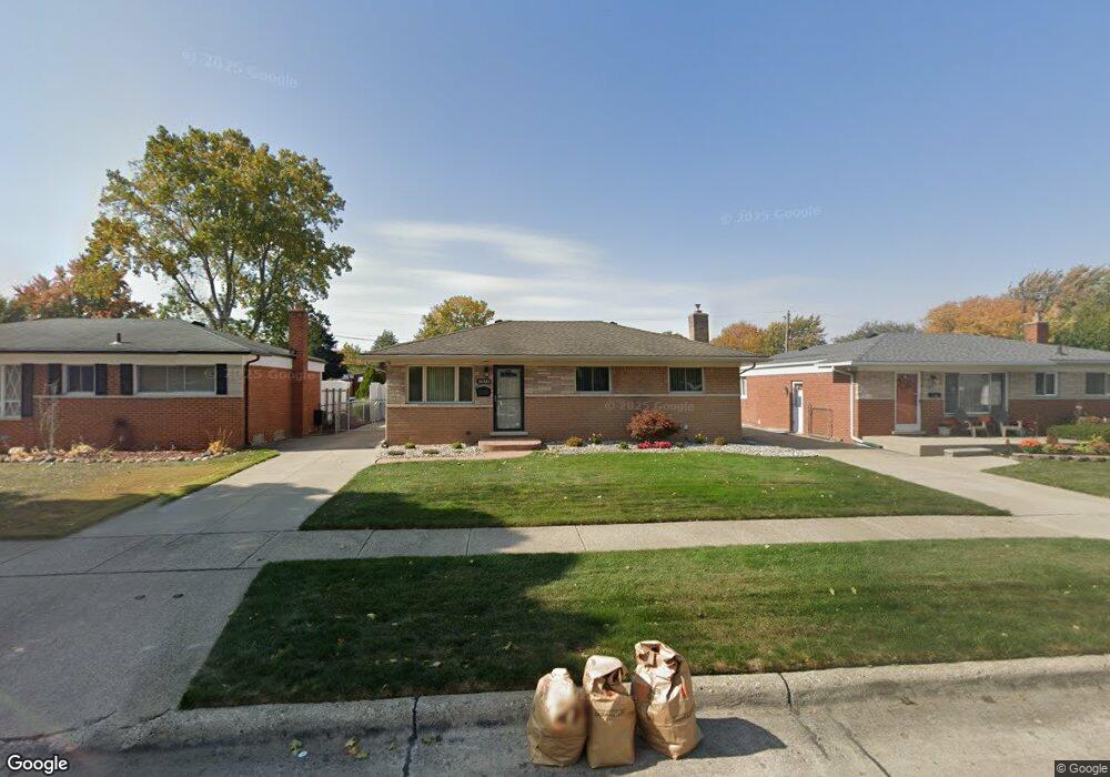 30523 J Carls St, Roseville, MI 48066 - photo 1