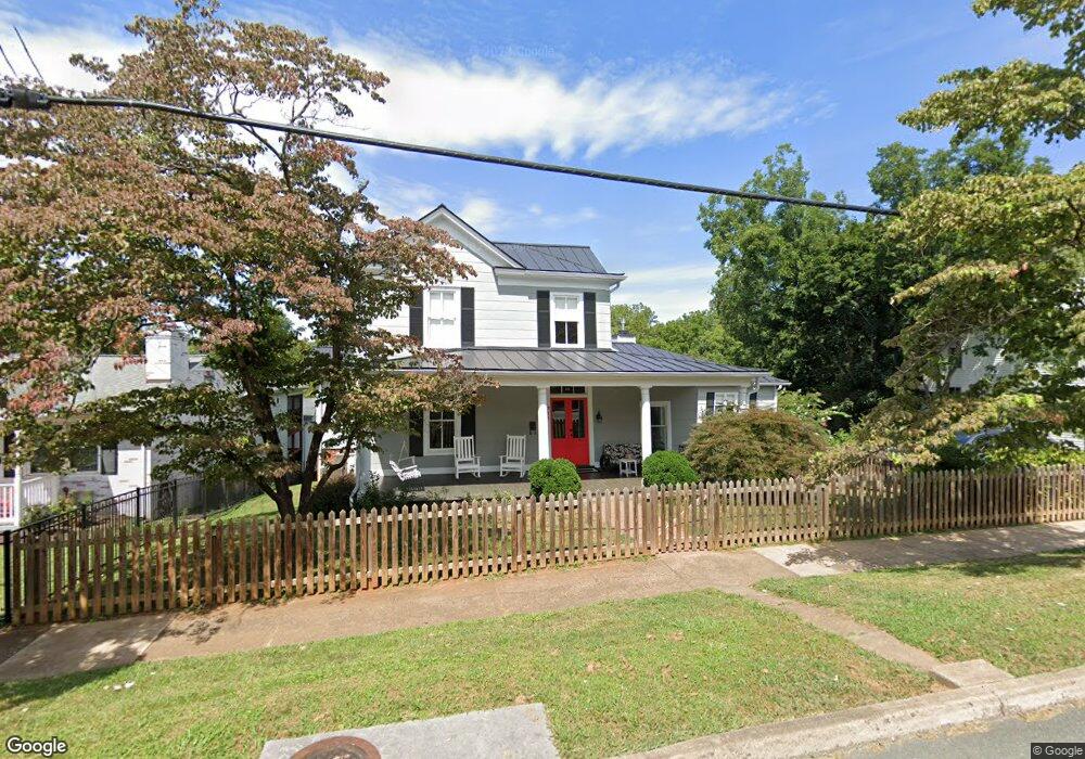 711 Locust Ave, Charlottesville, VA 22902 - photo 1
