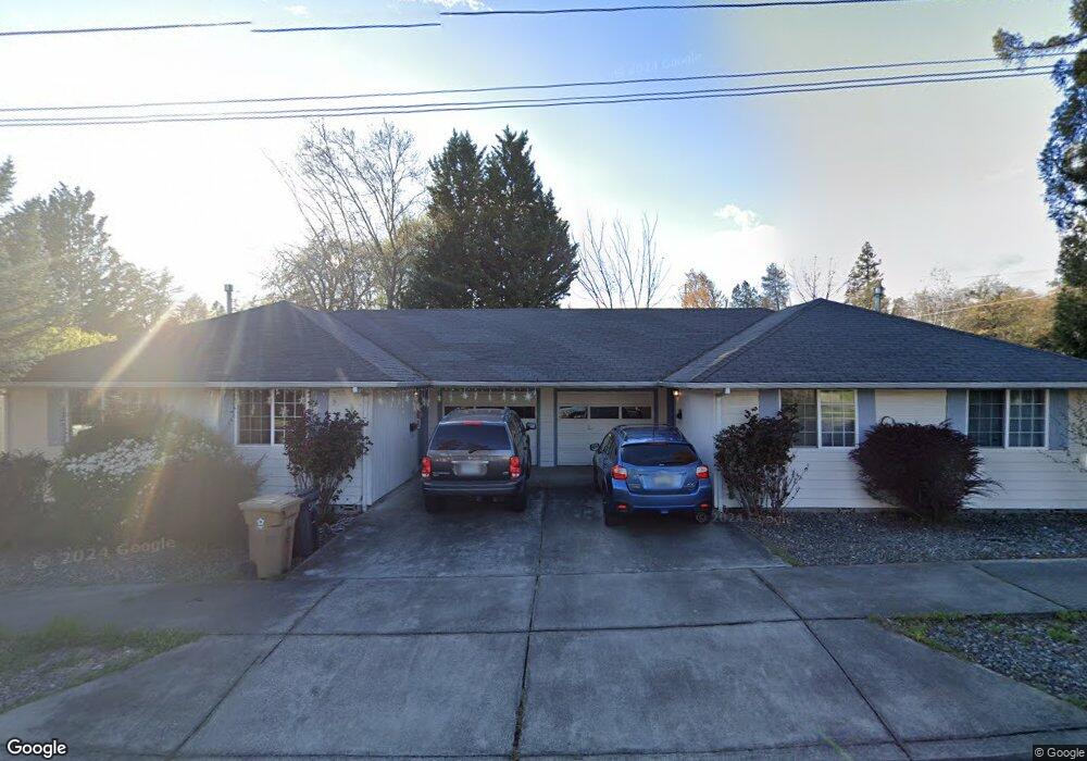 514 NW Clarke St, Grants Pass, OR 97526 - photo 1