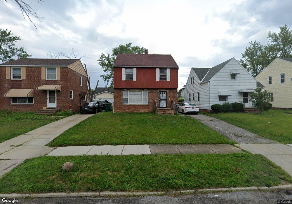 20717 Hillgrove Ave, Maple Heights, OH 44137 - photo 1