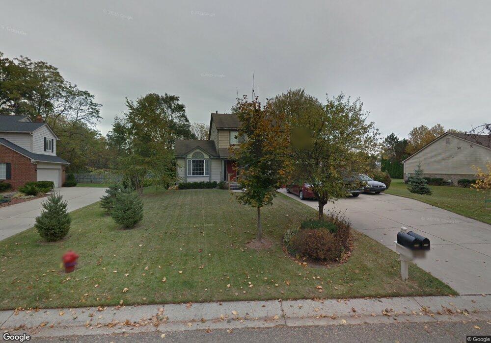 1715 Cardinal Ridge, West Bloomfield, MI 48324 - photo 1