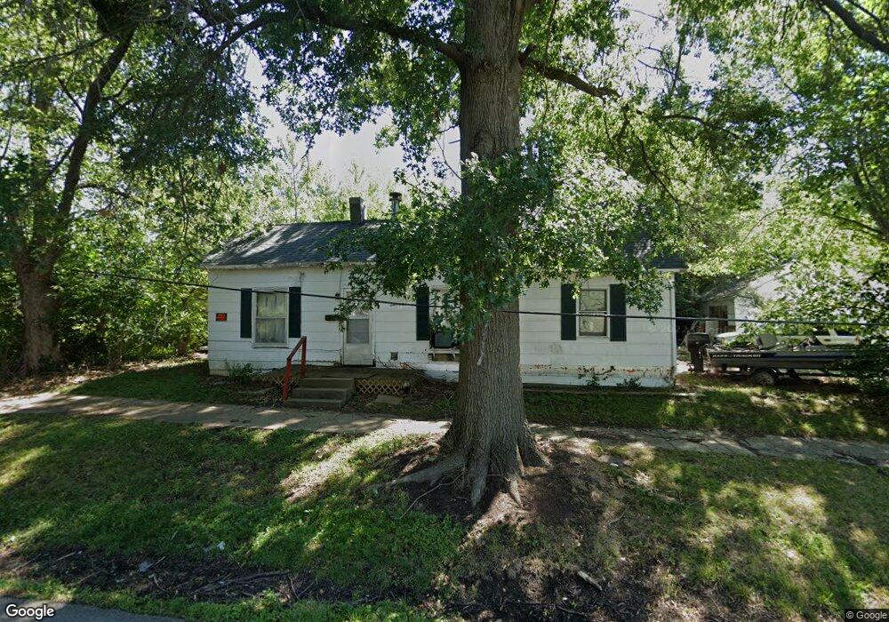 816 Greeley St, Moberly, MO 65270 - photo 1