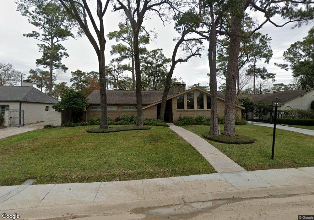 10214 Holly Springs Dr, Houston, TX 77042 - photo 1