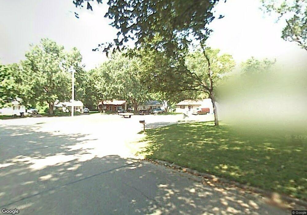 1226 SW 25th St, Topeka, KS 66611 - photo 1