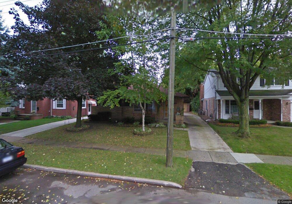 189 Lakeview Ave, Grosse Pointe Farms, MI 48236 - photo 1