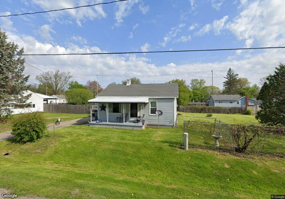 1068 W Judd Rd, Flint, MI 48507 - photo 1