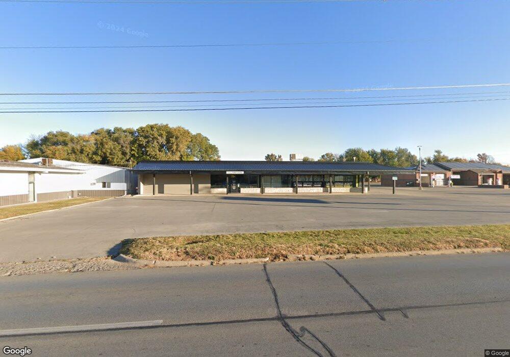 1810 1st Ave E, Newton, IA 50208 - photo 1