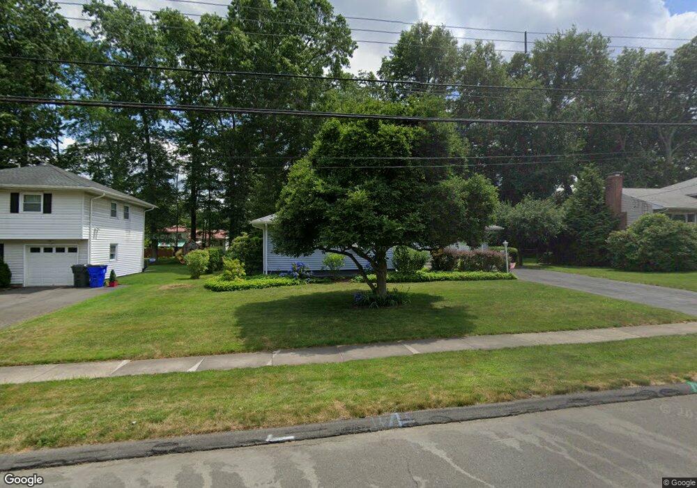 35 Parsons Dr, West Hartford, CT 06117 - photo 1