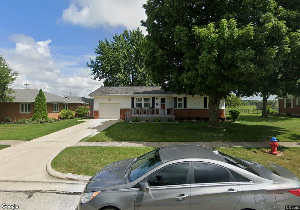 690 Hillcrest Dr, Saint Marys, OH 45885 - photo 1