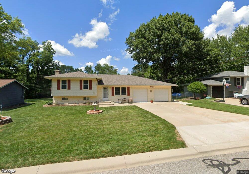 10706 W 71st Place, Shawnee, KS 66203 - photo 1