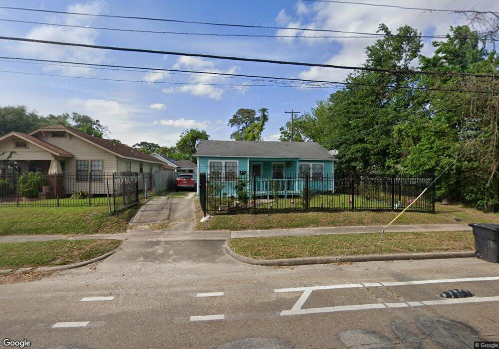423 Cavalcade St, Houston, TX 77009 - photo 1
