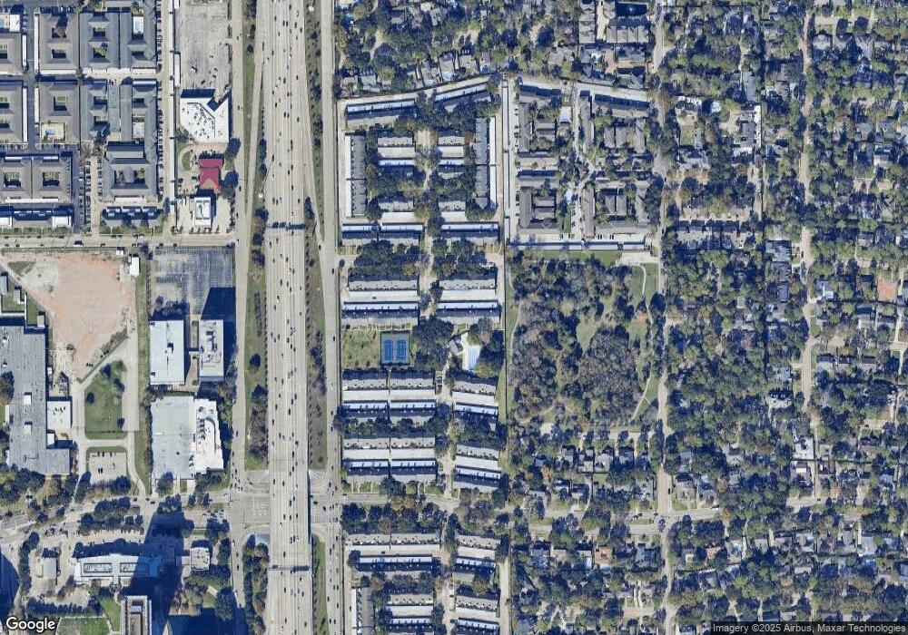 10241 Longmont Dr unit 9, Houston, TX 77042 - photo 1