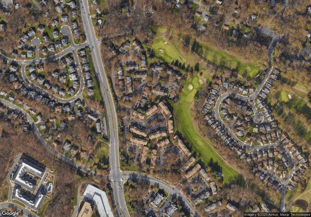 12106 Greenway Ct unit 246, Fairfax, VA 22033 - photo 1