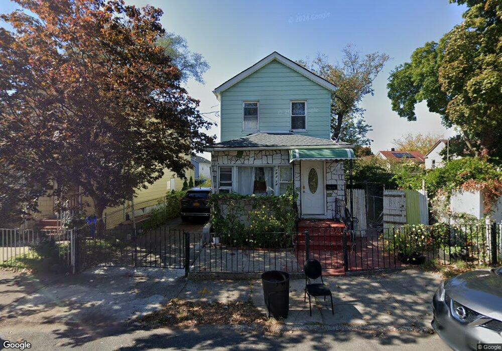 10514 170th St, Jamaica, NY 11433 - photo 1