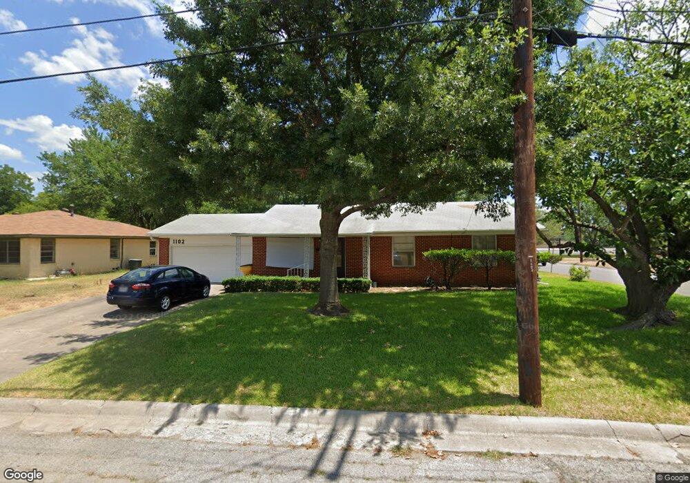1102 Belmont St, Gainesville, TX 76240 - photo 1