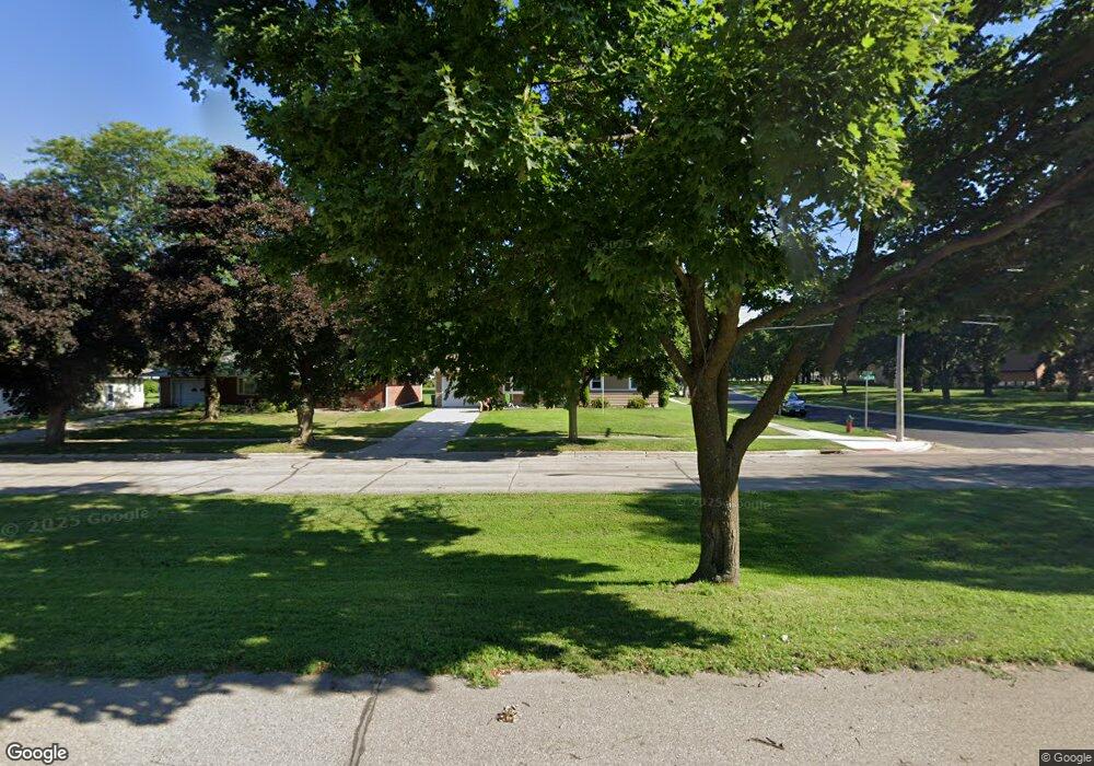 1800 W Oakland Ave, Austin, MN 55912 - photo 1