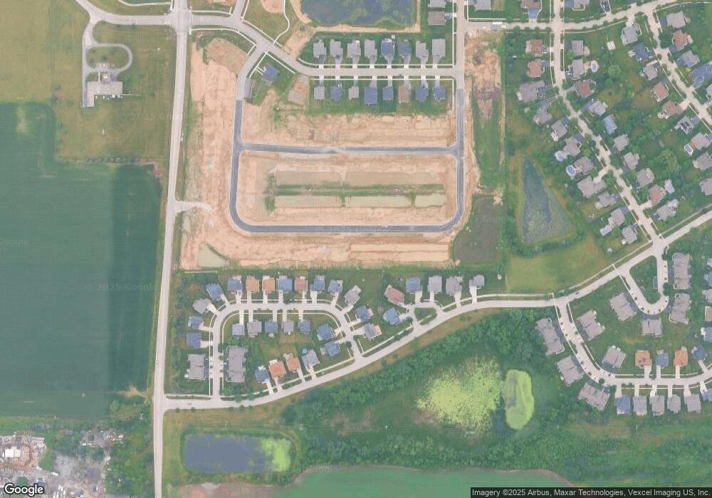 370 W Point Cir, Algonquin, IL 60102 - photo 1