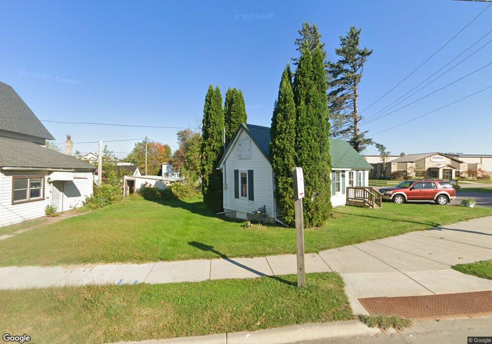 702 Academy St, Elroy, WI 53929 - photo 1