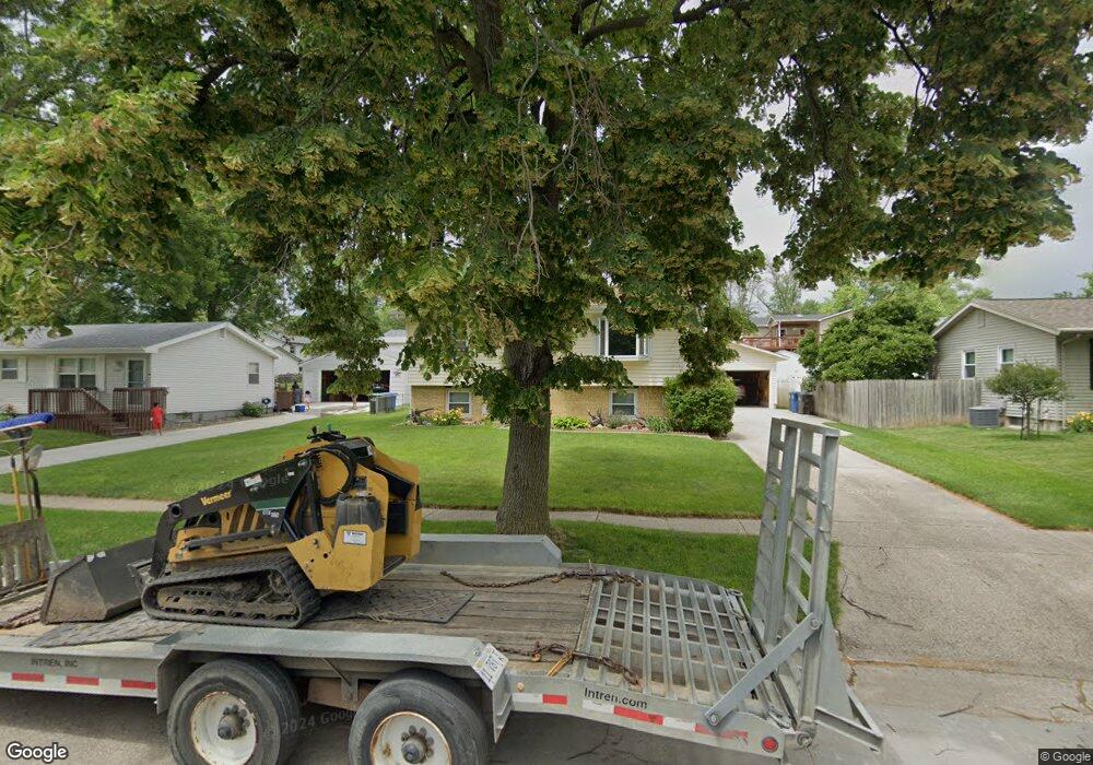 4010 Timber Ln, Des Moines, IA 50317 - photo 1