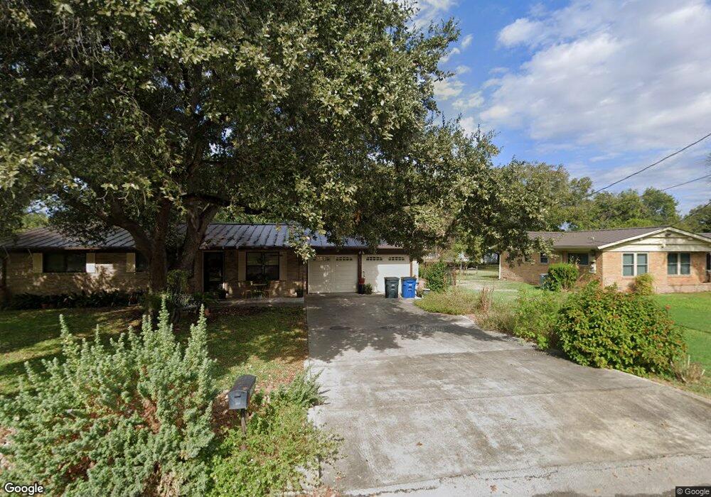 1351 Hillcrest Dr, New Braunfels, TX 78130 - photo 1