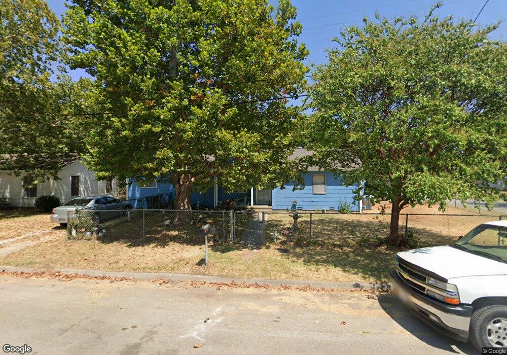 1802 Throckmorton St, Gainesville, TX 76240 - photo 1