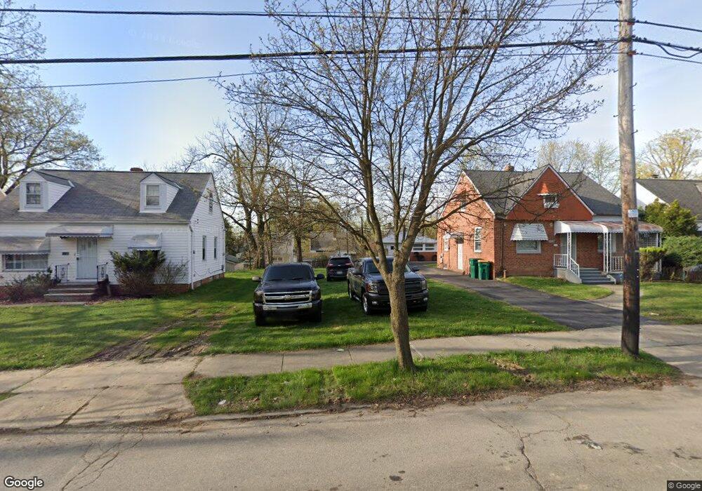 19140 Raymond St, Maple Heights, OH 44137 - photo 1