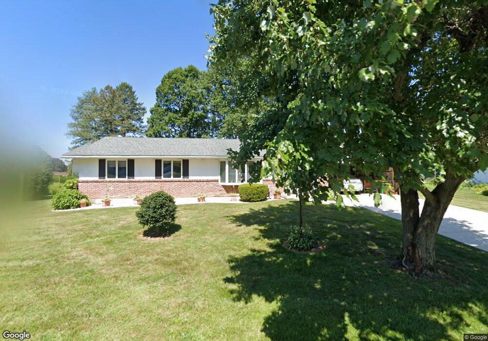 6031 Club House Ln, Allentown, PA 18106 - photo 1