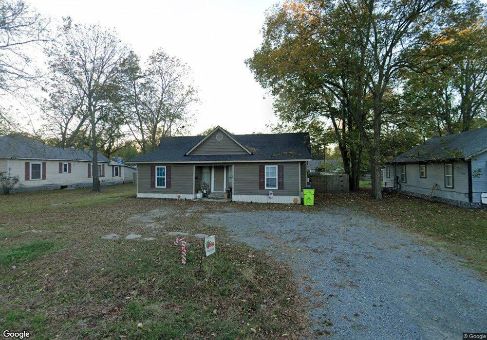 1308 S Maple St, Stuttgart, AR 72160 - photo 1