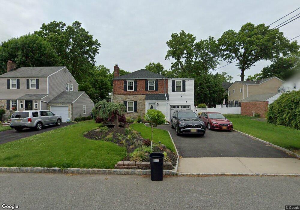 25 Colonial Dr, Clark, NJ 07066 - photo 1