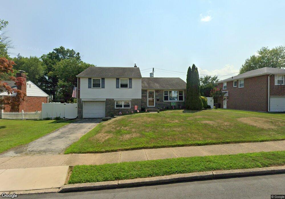 1566 Raymond Cir, Swarthmore, PA 19081 - photo 1