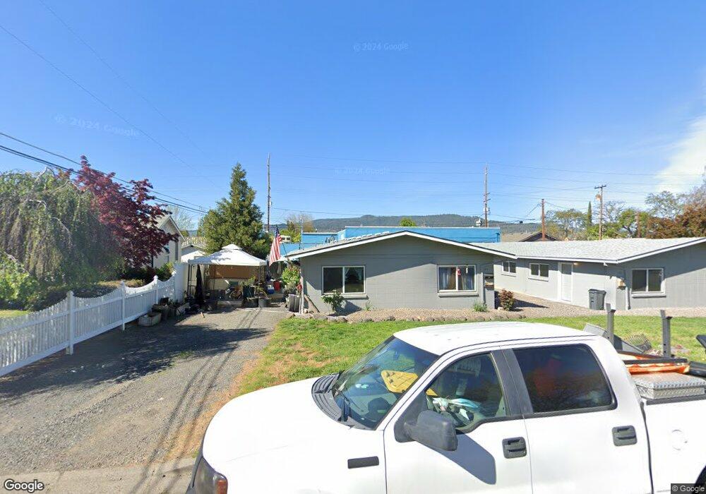 253 N 1st St, Central Point, OR 97502 - photo 1