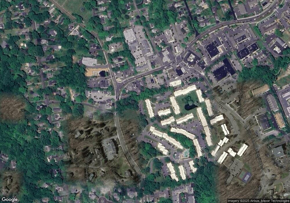 11 Stebbins Close unit 11, Ridgefield, CT 06877 - photo 1